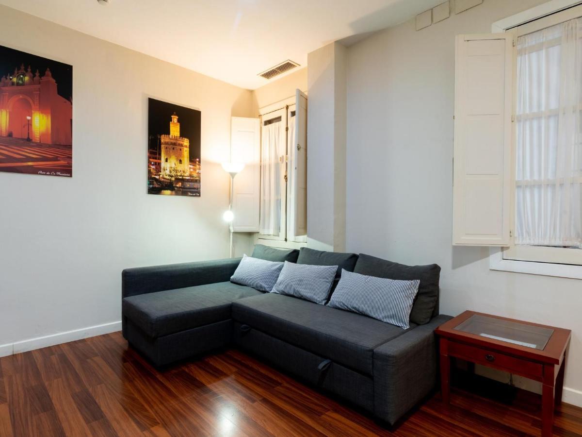 Holi-Rent Lumbreras Apartment Seville Exterior photo