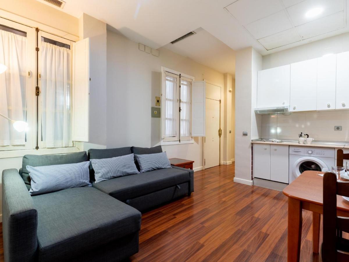 Holi-Rent Lumbreras Apartment Seville Exterior photo