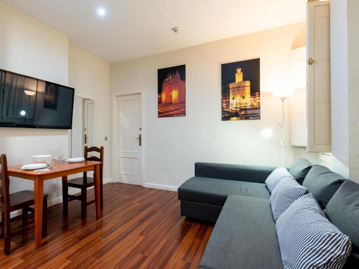 Holi-Rent Lumbreras Apartment Seville Exterior photo
