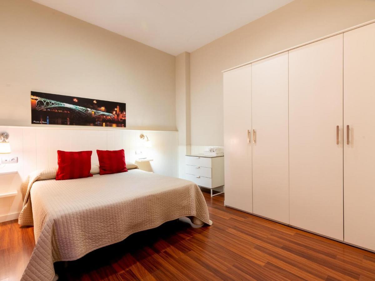 Holi-Rent Lumbreras Apartment Seville Exterior photo