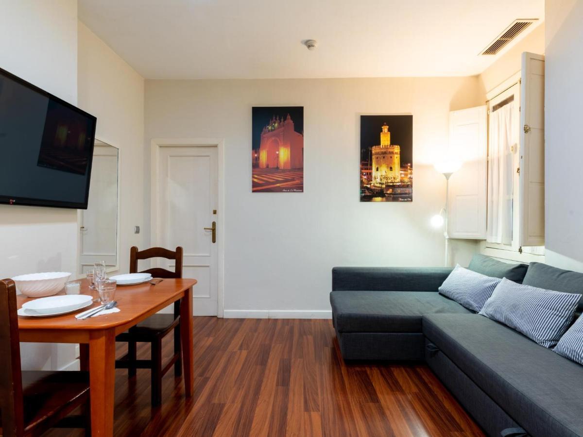 Holi-Rent Lumbreras Apartment Seville Exterior photo